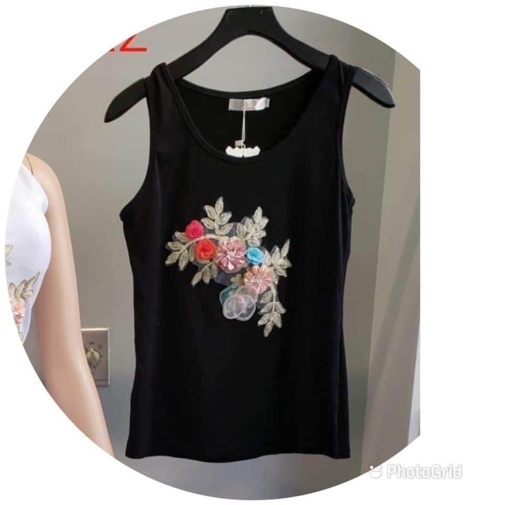 Women’s Black Tank Top With Flowers Appliqué New
